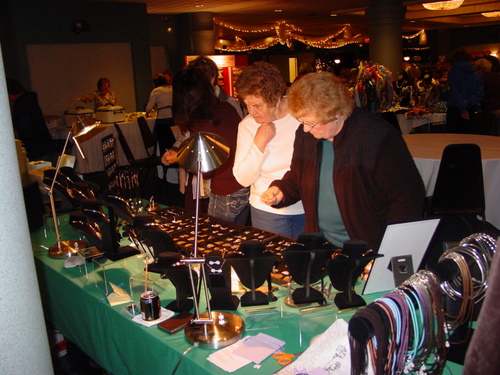 ./Gallery/Arts&Craft11-13-11/DSC06840.JPG