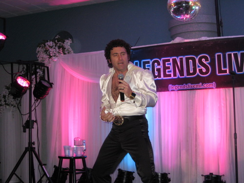./Gallery/LegendsLive10-15-11/IMG_1090.JPG