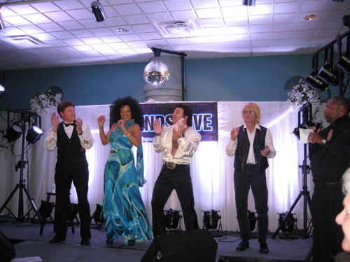./Gallery/LegendsLive10-15-11/IMG_1109.JPG