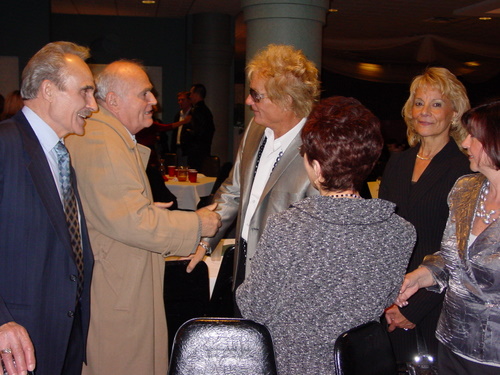 ./Gallery/LegendsLive11-06-10/DSC05687.JPG