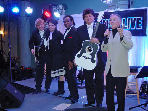 ./Gallery/LegendsLive2-12-11/DSC06181.JPG