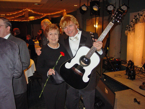 ./Gallery/LegendsLive2-12-11/DSC06190.JPG