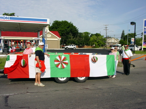 ./Gallery/Parade7-4-09/DSC03859.JPG