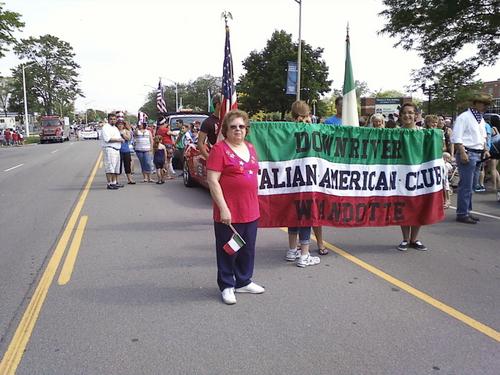 ./Gallery/Parade7-4-13/Photo07041026.jpg
