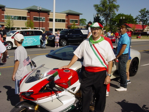 ./Gallery/Parade7-4-14/DSC07898.JPG