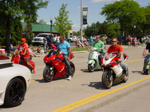 ./Gallery/Parade7-4-14/DSC07915.JPG