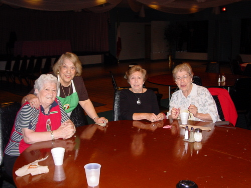 ./Gallery/PastaDinner05-19-10/DSC05095.JPG