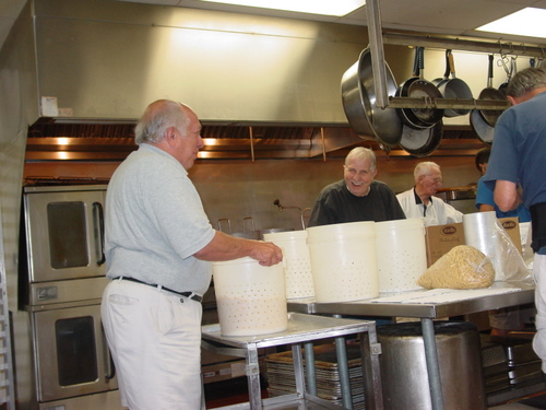 ./Gallery/PastaDinner08-17-11/DSC06581.JPG