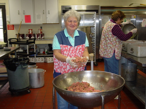 ./Gallery/PastaDinner11-17-10/DSC05778.JPG