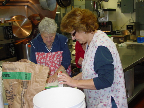 ./Gallery/PastaDinner5-17-13/DSC07436.JPG
