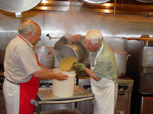 ./Gallery/PastaDinner7-21-10/DSC05205.JPG