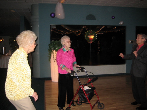 ./Gallery/XmasAdult12-10-11/IMG_1114.JPG