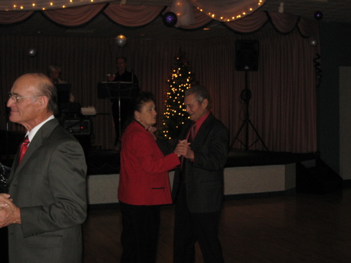 ./Gallery/XmasAdult12-10-11/IMG_1136.JPG