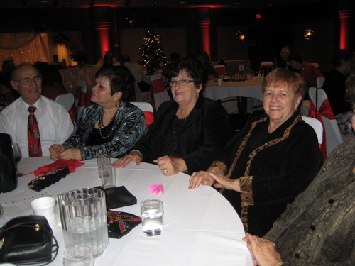 ./Gallery/XmasAdult12-10-11/IMG_1140.JPG