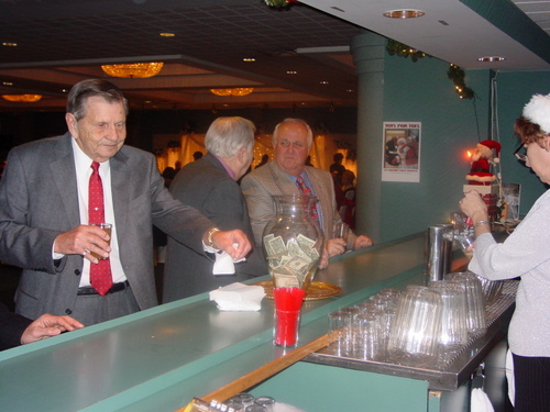 ./Gallery/XmasAdult12-11-10/DSC05859.JPG