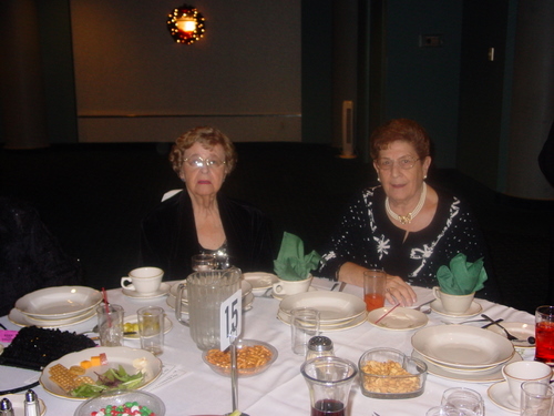 ./Gallery/XmasAdult12-11-10/DSC05873.JPG