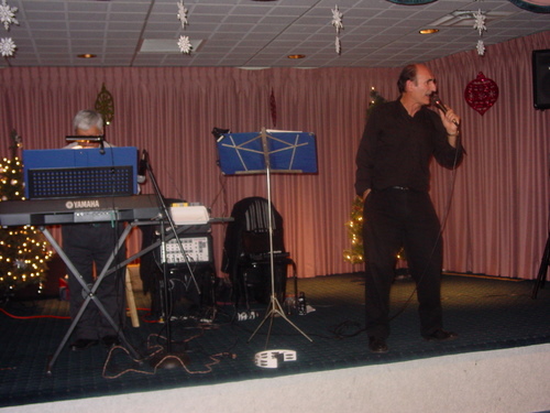./Gallery/XmasAdult12-11-10/DSC05890.JPG