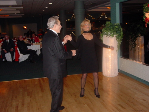 ./Gallery/XmasAdult12-11-10/DSC05891.JPG