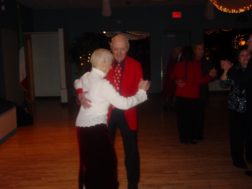 ./Gallery/XmasAdult12-11-10/DSC05892.JPG