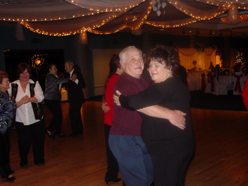 ./Gallery/XmasAdult12-11-10/DSC05895.JPG