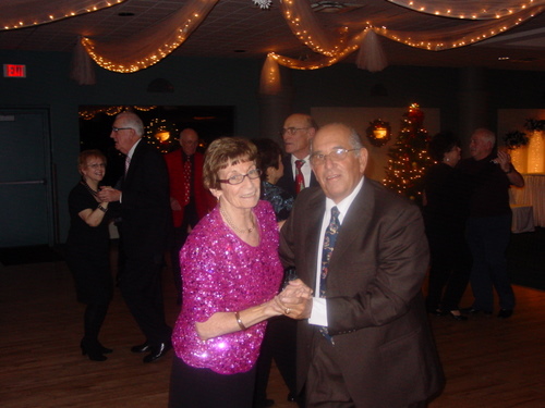 ./Gallery/XmasAdult12-11-10/DSC05898.JPG