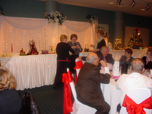 ./Gallery/XmasAdult12-11-10/DSC05913.JPG