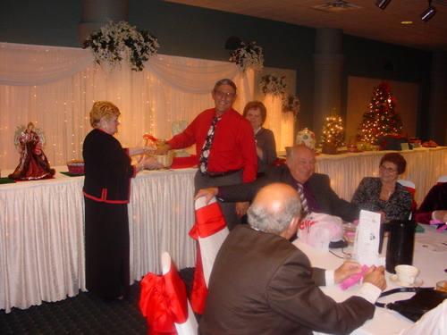 ./Gallery/XmasAdult12-11-10/DSC05914.JPG