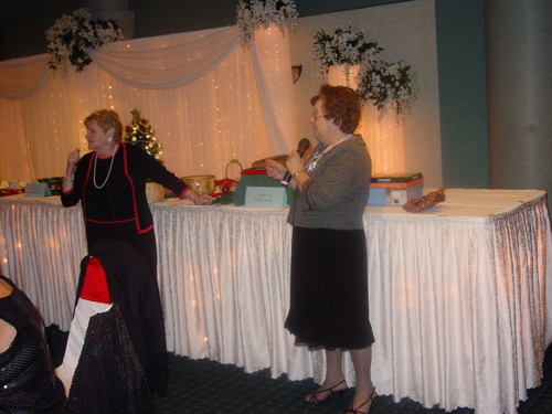 ./Gallery/XmasAdult12-11-10/DSC05917.JPG