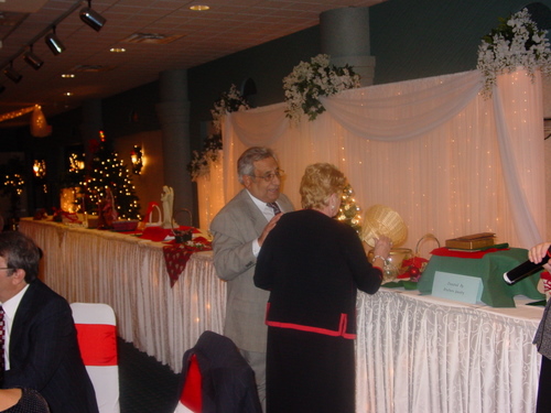 ./Gallery/XmasAdult12-11-10/DSC05918.JPG