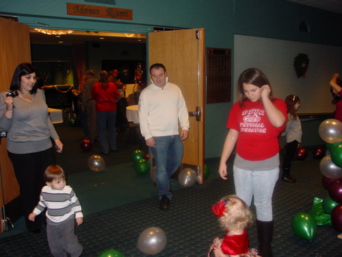 ./Gallery/XmasChildren12-12-10/DSC05934.JPG