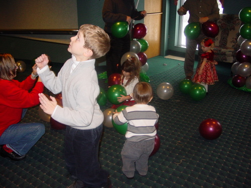 ./Gallery/XmasChildren12-12-10/DSC05938.JPG