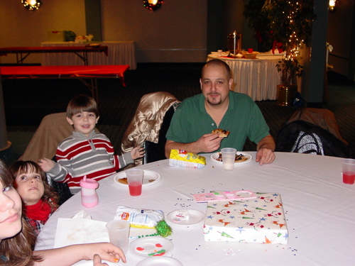 ./Gallery/XmasChildren12-13-09/DSC04903.JPG
