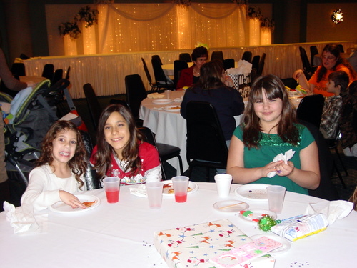 ./Gallery/XmasChildren12-13-09/DSC04905.JPG