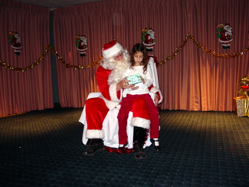 ./Gallery/XmasChildren12-13-09/DSC04917.JPG